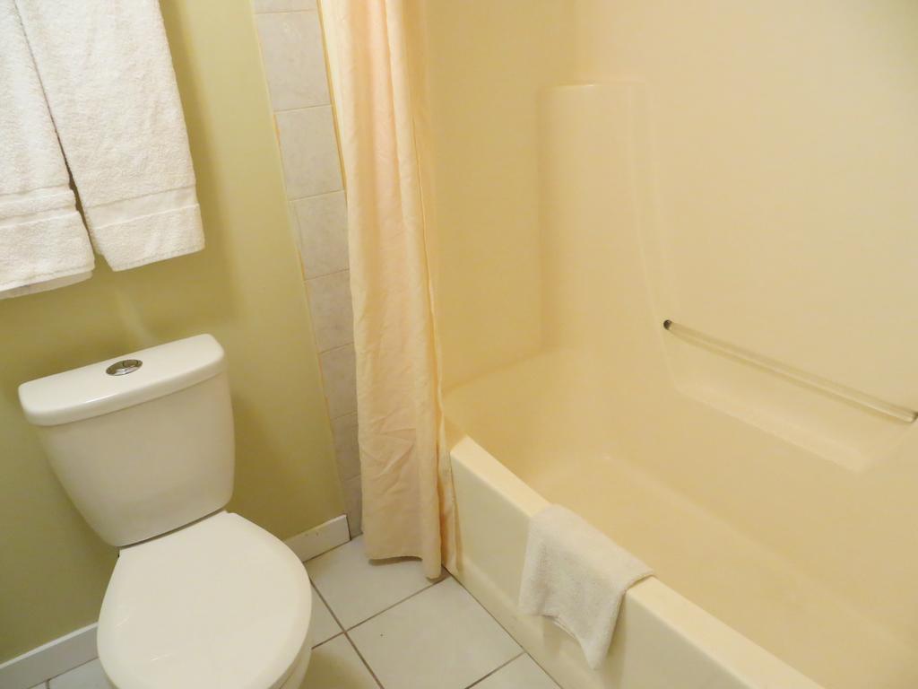 Nice Inn Edmonton Motel 2*